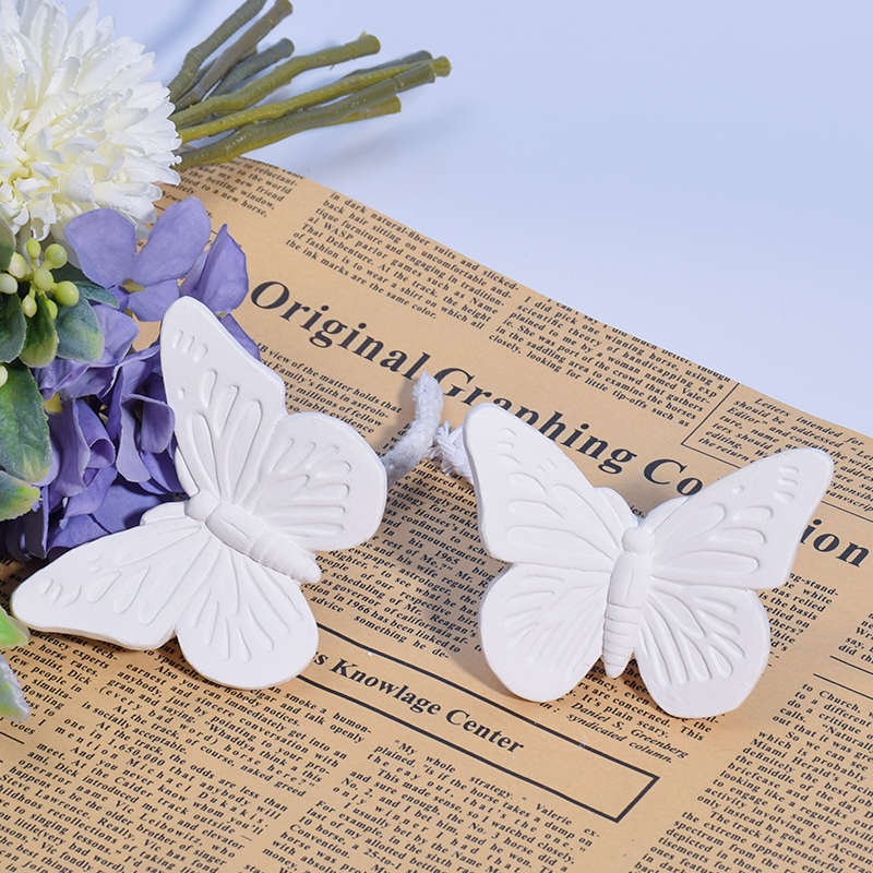 Plaster Animal Butterfly Shape Essential Oil Diffuser with Cotton Cord  (1).jpg