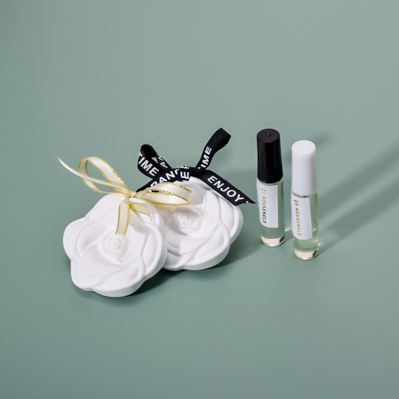 Car Aromatherapy Tablet Ceramic Flower with Essential Oil air Fresh (1).jpg