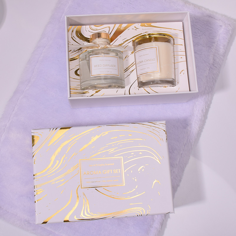 Candle and Essential Oil Reed Diffuser Set with Glass Bottle (1).jpg