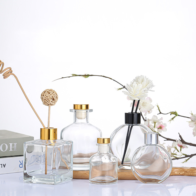 Crystal Glass Diffuser Bottle With Cap for Fragrance Reed Diffuser (1).jpg