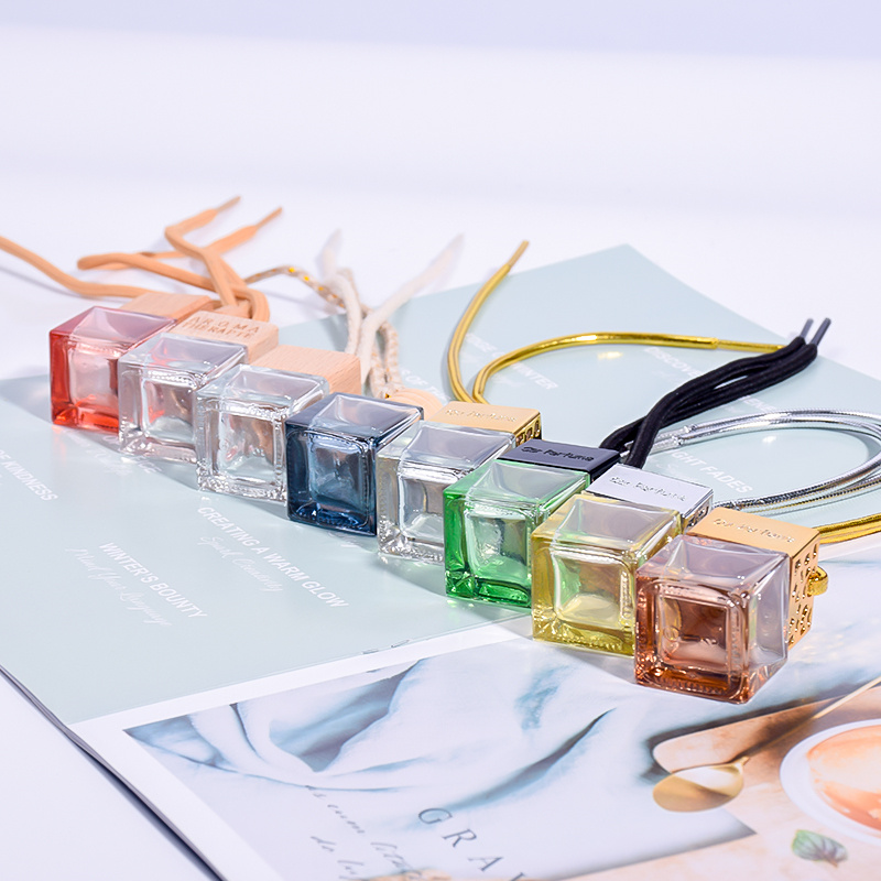 Car Air Freshener Diffuser Bottle Pendants Aromatherapy Glass Perfume Bottle (4).jpg