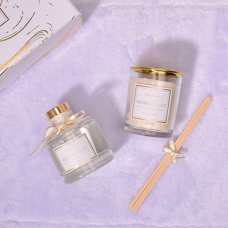 Candle and Essential Oil Reed Diffuser Set with Glass Bottle (4).jpg